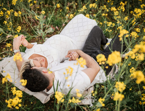 A Breathtaking Sunset Maternity Photoshoot in the British Rapeseed Fields